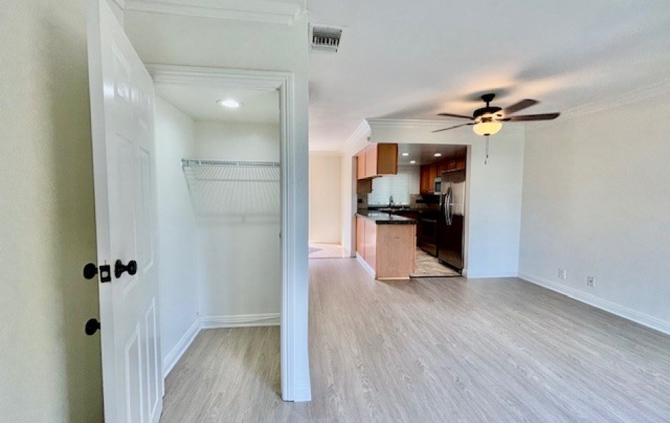 Costa Mesa, CA, 3 Bedrooms,  2.5 Bathrooms Townhouse,For Rent