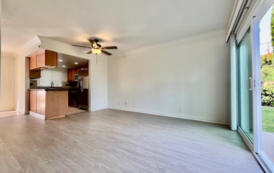 Costa Mesa, CA, 3 Bedrooms,  2.5 Bathrooms Townhouse,For Rent