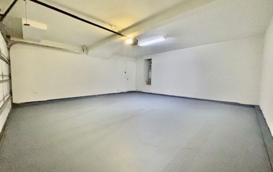 Costa Mesa, CA, 3 Bedrooms,  2.5 Bathrooms Townhouse,For Rent