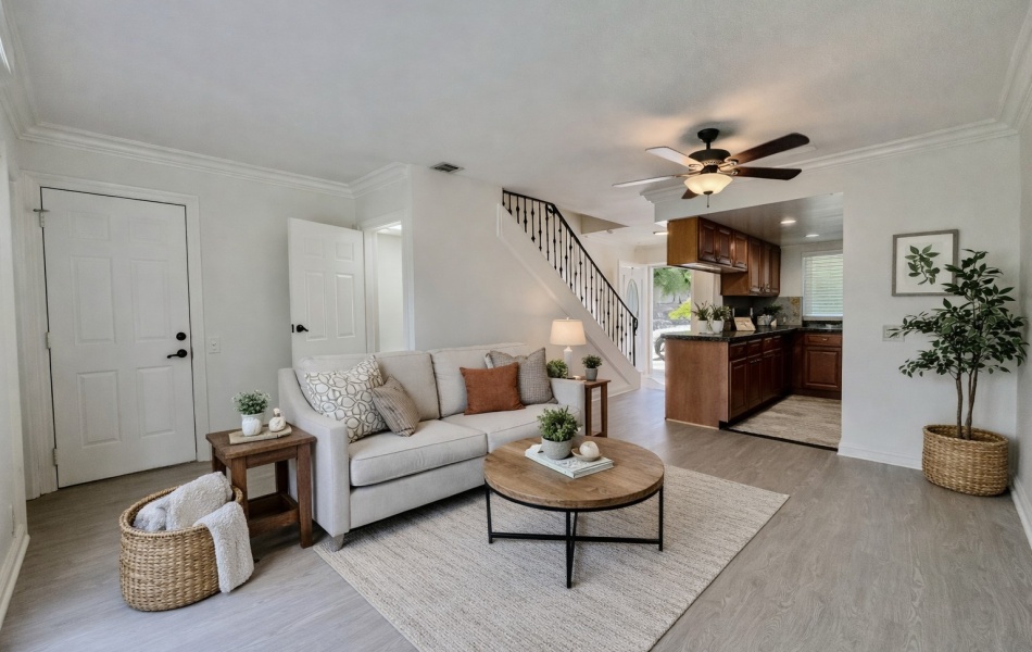 Costa Mesa, CA, 3 Bedrooms,  2.5 Bathrooms Townhouse,For Rent