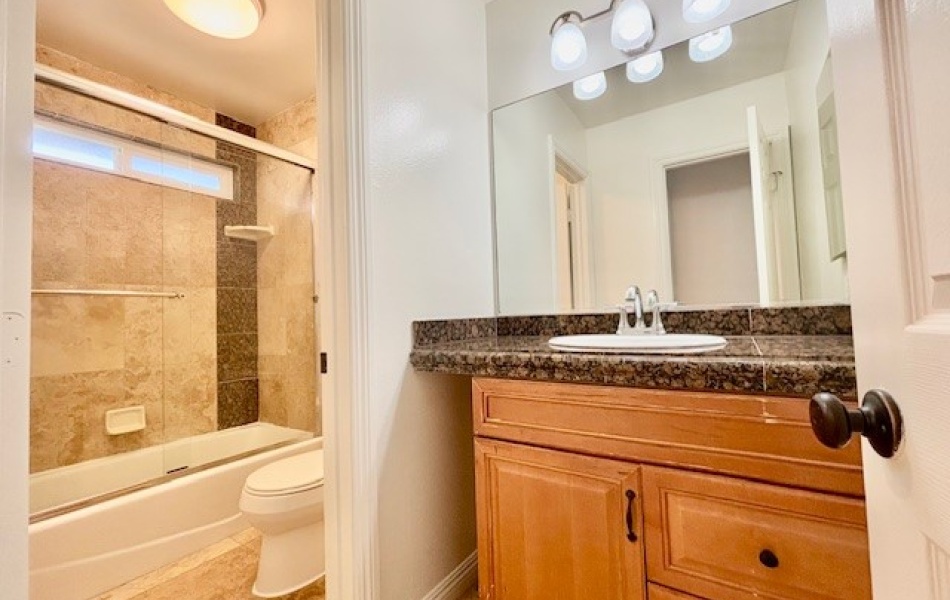 Costa Mesa, CA, 3 Bedrooms,  2.5 Bathrooms Townhouse,For Rent