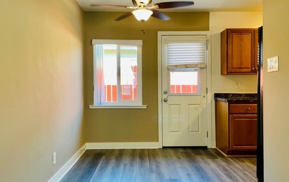 2536 Orange Ave, Costa Mesa, CA 92627, 2 Bedrooms Bedrooms, ,1 BathroomBathrooms,Apartment,For Rent,Orange Ave,1044