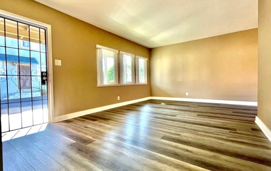 2536 Orange Ave, Costa Mesa, CA 92627, 2 Bedrooms Bedrooms, ,1 BathroomBathrooms,Apartment,For Rent,Orange Ave,1044