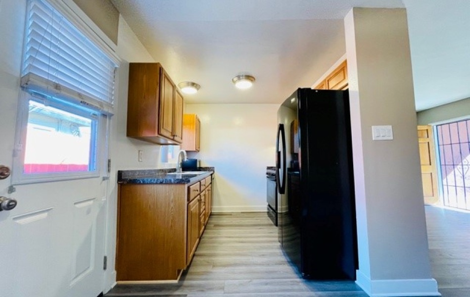 2536 Orange Ave, Costa Mesa, CA 92627, 2 Bedrooms Bedrooms, ,1 BathroomBathrooms,Apartment,For Rent,Orange Ave,1044