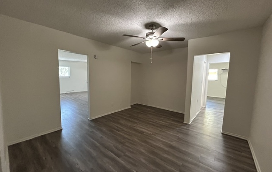 685 East Vista Chino, Palm Springs, CA 92262, 3 Bedrooms Bedrooms, ,2 BathroomsBathrooms,Apartment,For Rent,East Vista Chino,1058