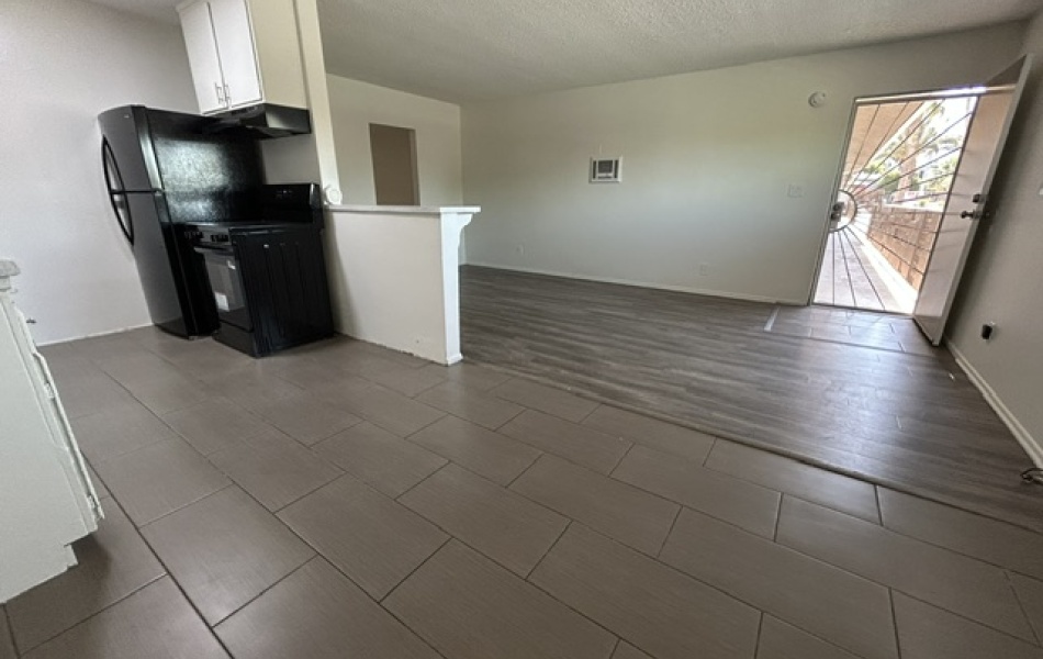 685 East Vista Chino, Palm Springs, CA 92262, 3 Bedrooms Bedrooms, ,2 BathroomsBathrooms,Apartment,For Rent,East Vista Chino,1058