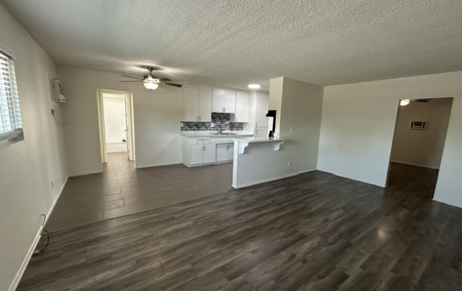685 East Vista Chino, Palm Springs, CA 92262, 3 Bedrooms Bedrooms, ,2 BathroomsBathrooms,Apartment,For Rent,East Vista Chino,1058