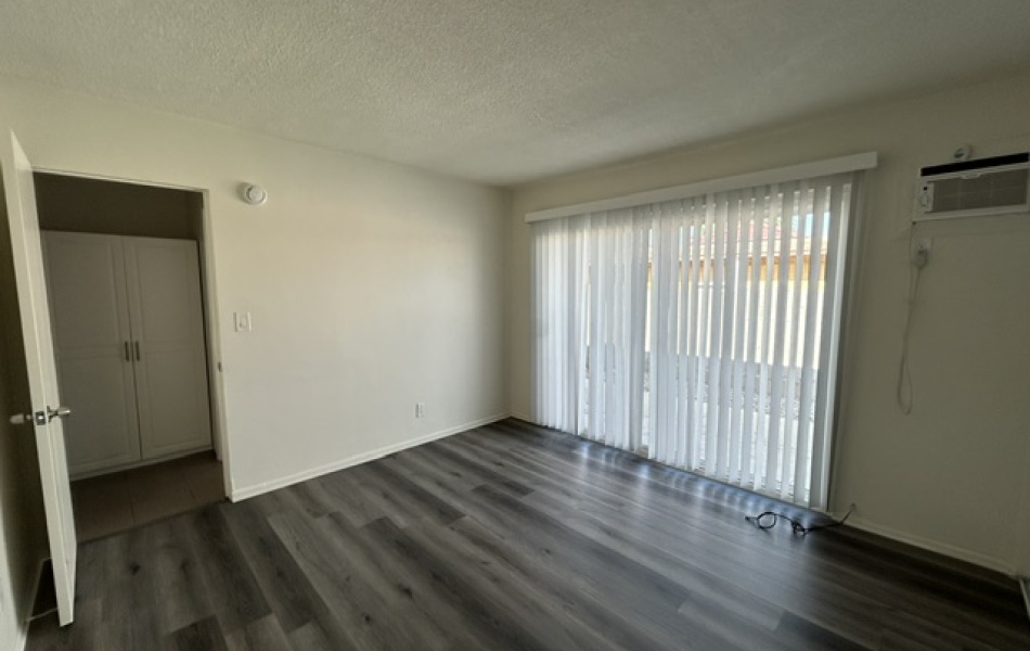 685 East Vista Chino, Palm Springs, CA 92262, 3 Bedrooms Bedrooms, ,2 BathroomsBathrooms,Apartment,For Rent,East Vista Chino,1058