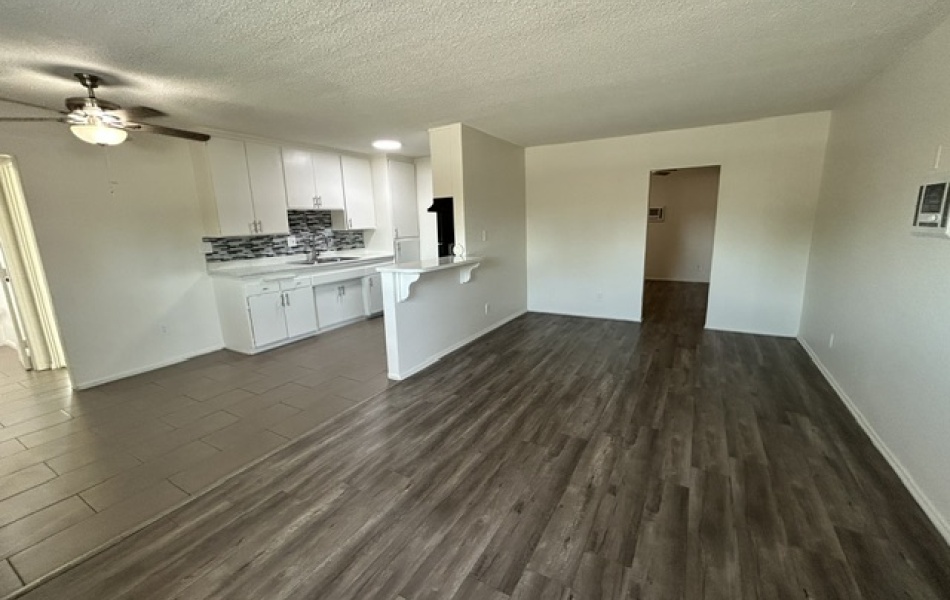 685 East Vista Chino, Palm Springs, CA 92262, 3 Bedrooms Bedrooms, ,2 BathroomsBathrooms,Apartment,For Rent,East Vista Chino,1058