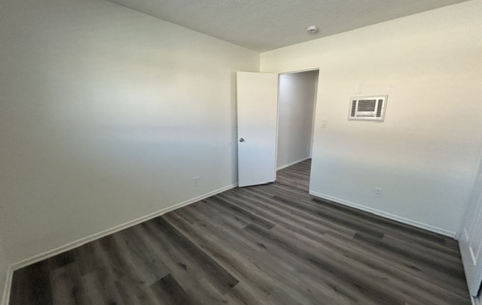685 East Vista Chino, Palm Springs, CA 92262, 3 Bedrooms Bedrooms, ,2 BathroomsBathrooms,Apartment,For Rent,East Vista Chino,1058