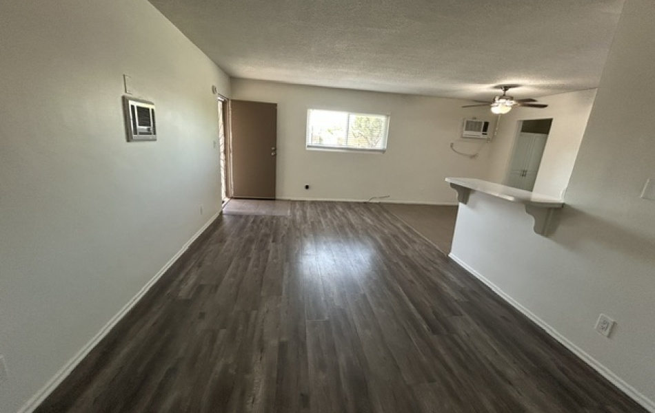 685 East Vista Chino, Palm Springs, CA 92262, 3 Bedrooms Bedrooms, ,2 BathroomsBathrooms,Apartment,For Rent,East Vista Chino,1058