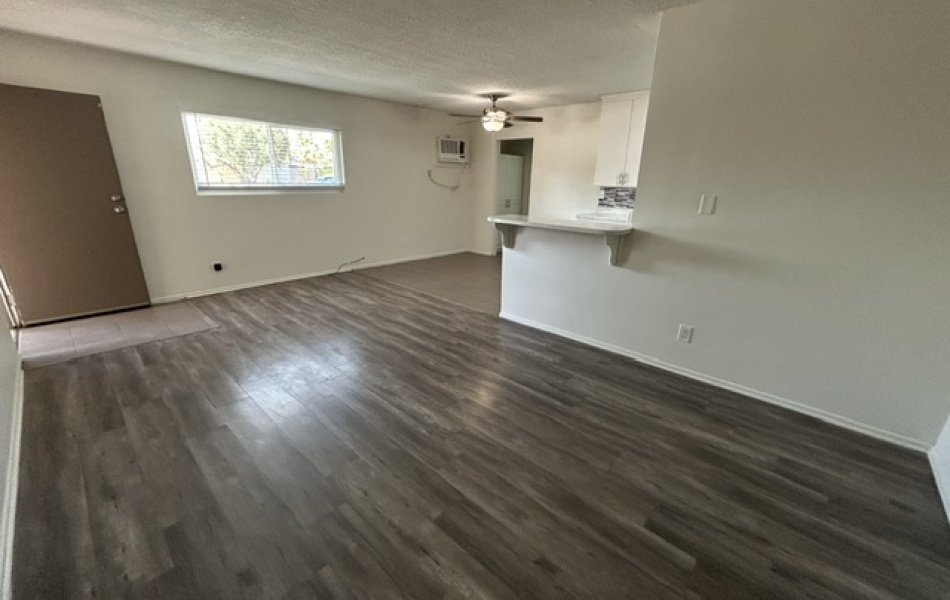 685 East Vista Chino, Palm Springs, CA 92262, 3 Bedrooms Bedrooms, ,2 BathroomsBathrooms,Apartment,For Rent,East Vista Chino,1058