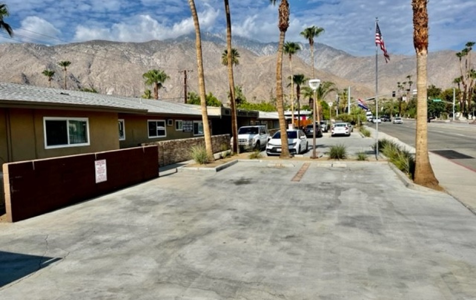 685 East Vista Chino, Palm Springs, CA 92262, 1 Bedroom Bedrooms, ,1 BathroomBathrooms,Apartment,For Rent,East Vista Chino,1058