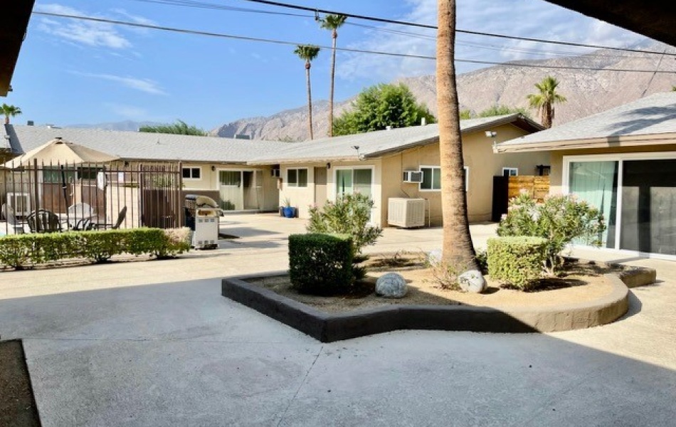 685 East Vista Chino, Palm Springs, CA 92262, 1 Bedroom Bedrooms, ,1 BathroomBathrooms,Apartment,For Rent,East Vista Chino,1058