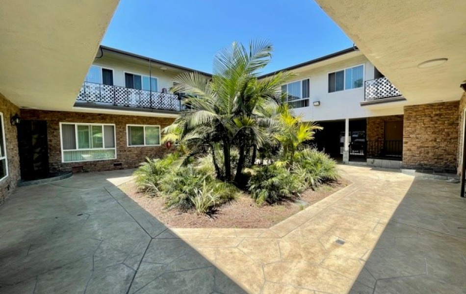 863 Center Street, Costa Mesa, CA 92627, ,1 BathroomBathrooms,Apartment,For Rent,Center Street,1070
