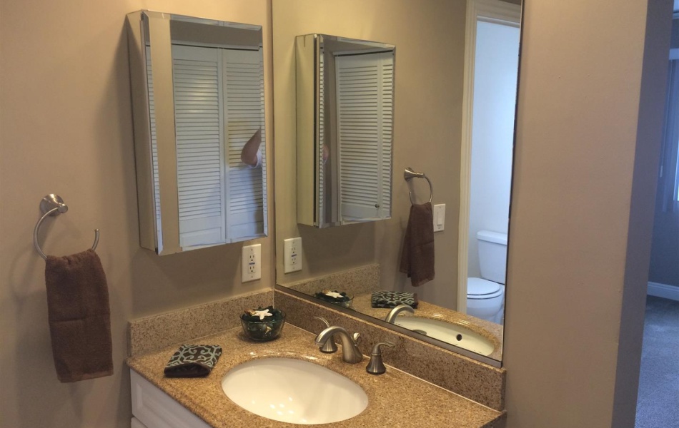 5015 River Avenue, Newport Beach, CA 92663, 4 Bedrooms Bedrooms, ,2.5 BathroomsBathrooms,Condominium,For Rent,River Avenue,1076