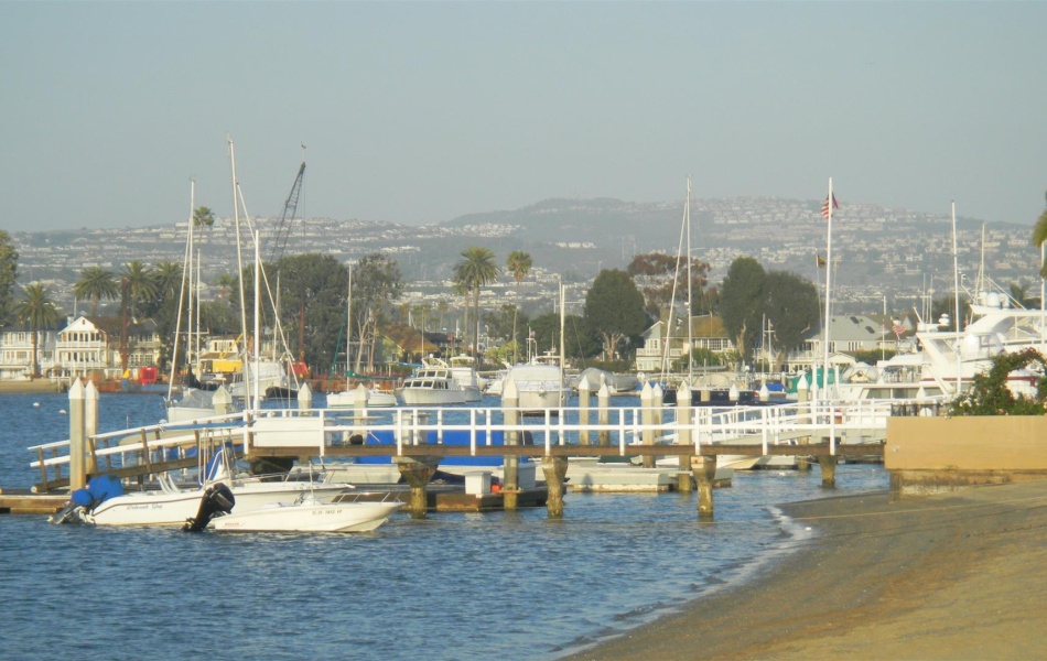 5015 River Avenue, Newport Beach, CA 92663, 4 Bedrooms Bedrooms, ,2.5 BathroomsBathrooms,Condominium,For Rent,River Avenue,1076