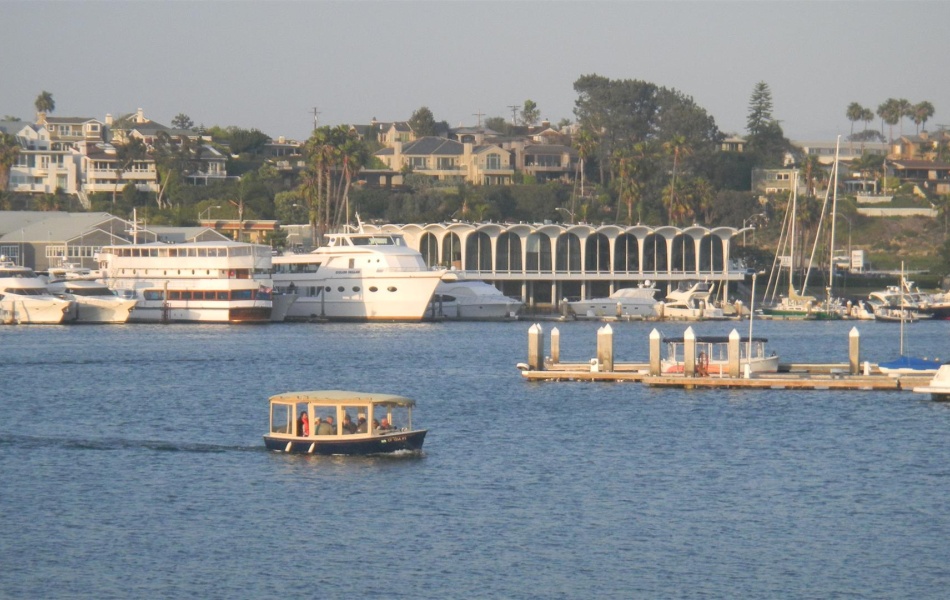 5015 River Avenue, Newport Beach, CA 92663, 4 Bedrooms Bedrooms, ,2.5 BathroomsBathrooms,Condominium,For Rent,River Avenue,1076